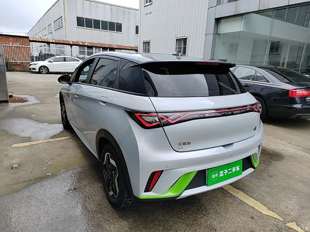 BYD Dolphin, 2022 все фото