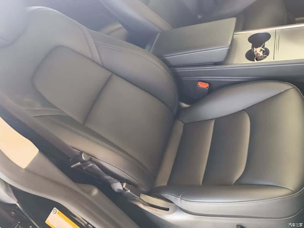 Tesla Model Y, 2022 25