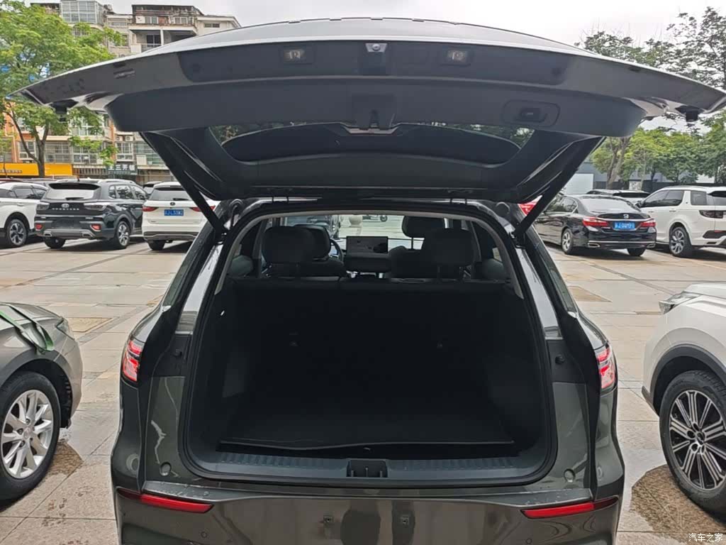 Geely Galaxy E5, 2026 19