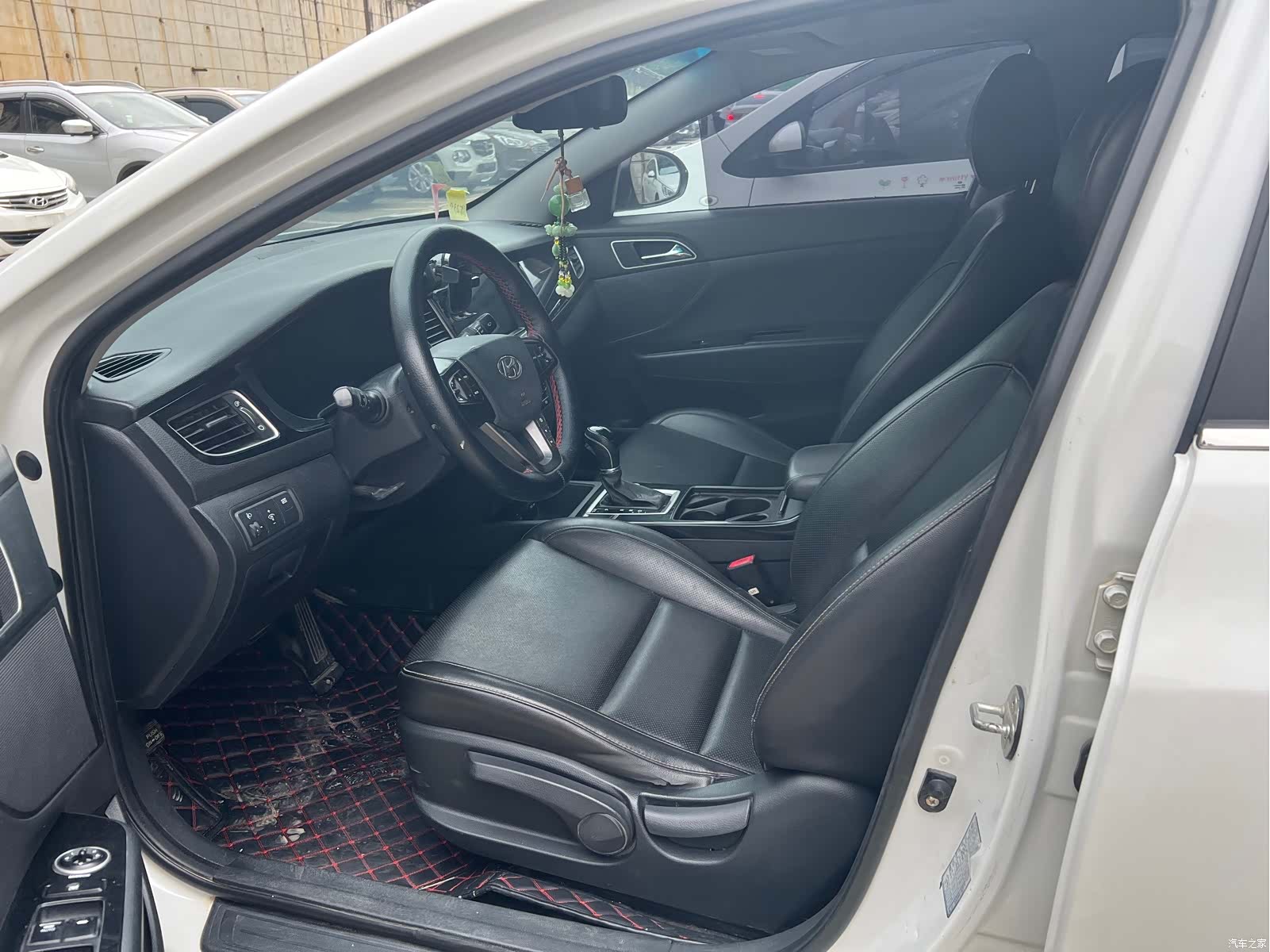 Hyundai GLS, 2015 4