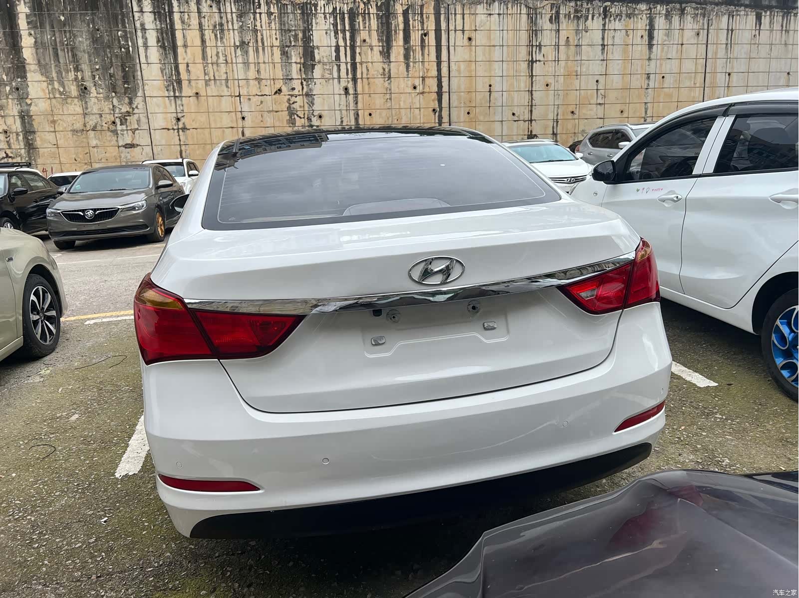 Hyundai GLS, 2015 8