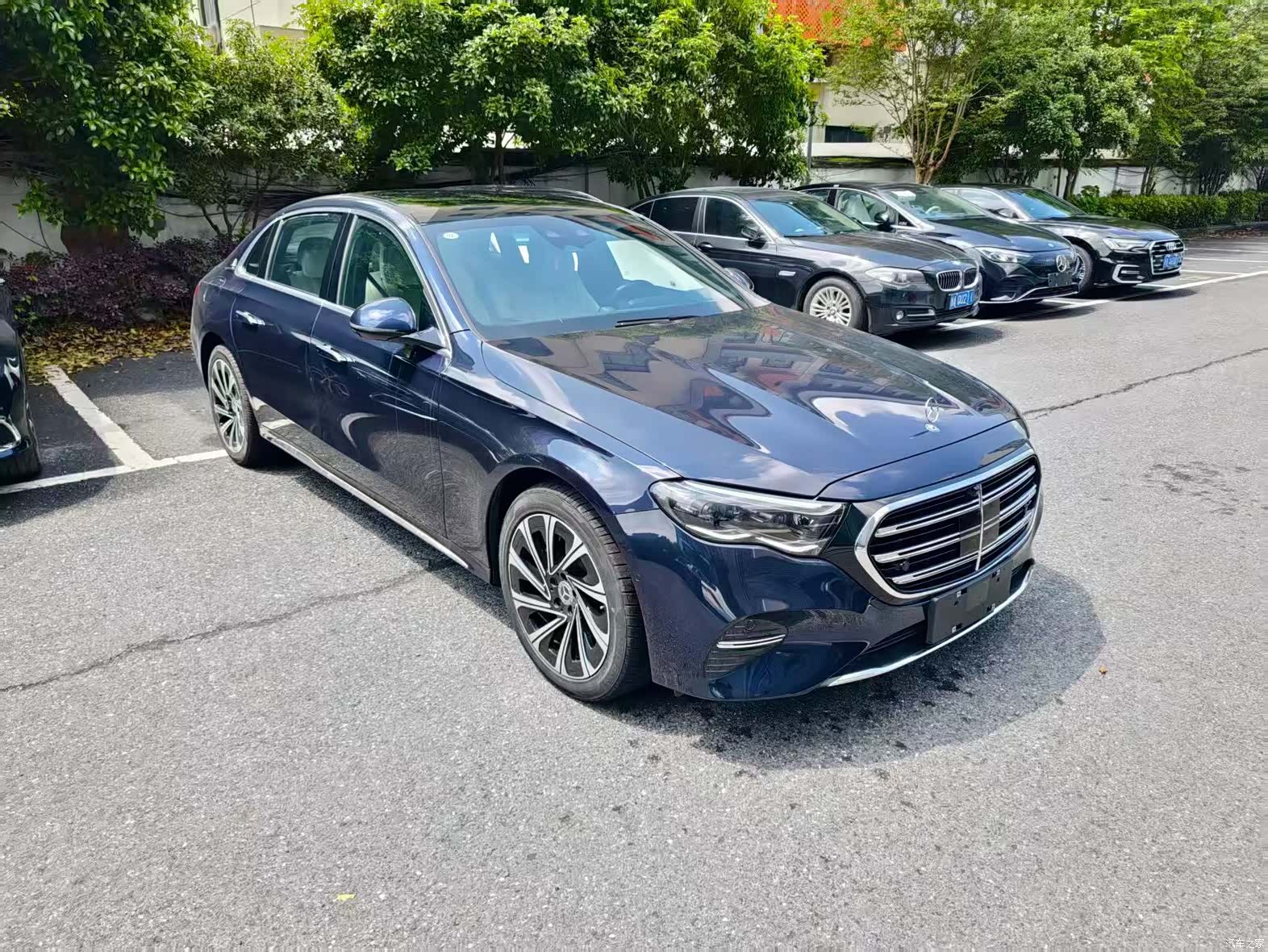 Mercedes-Benz E-Class, 2024 3