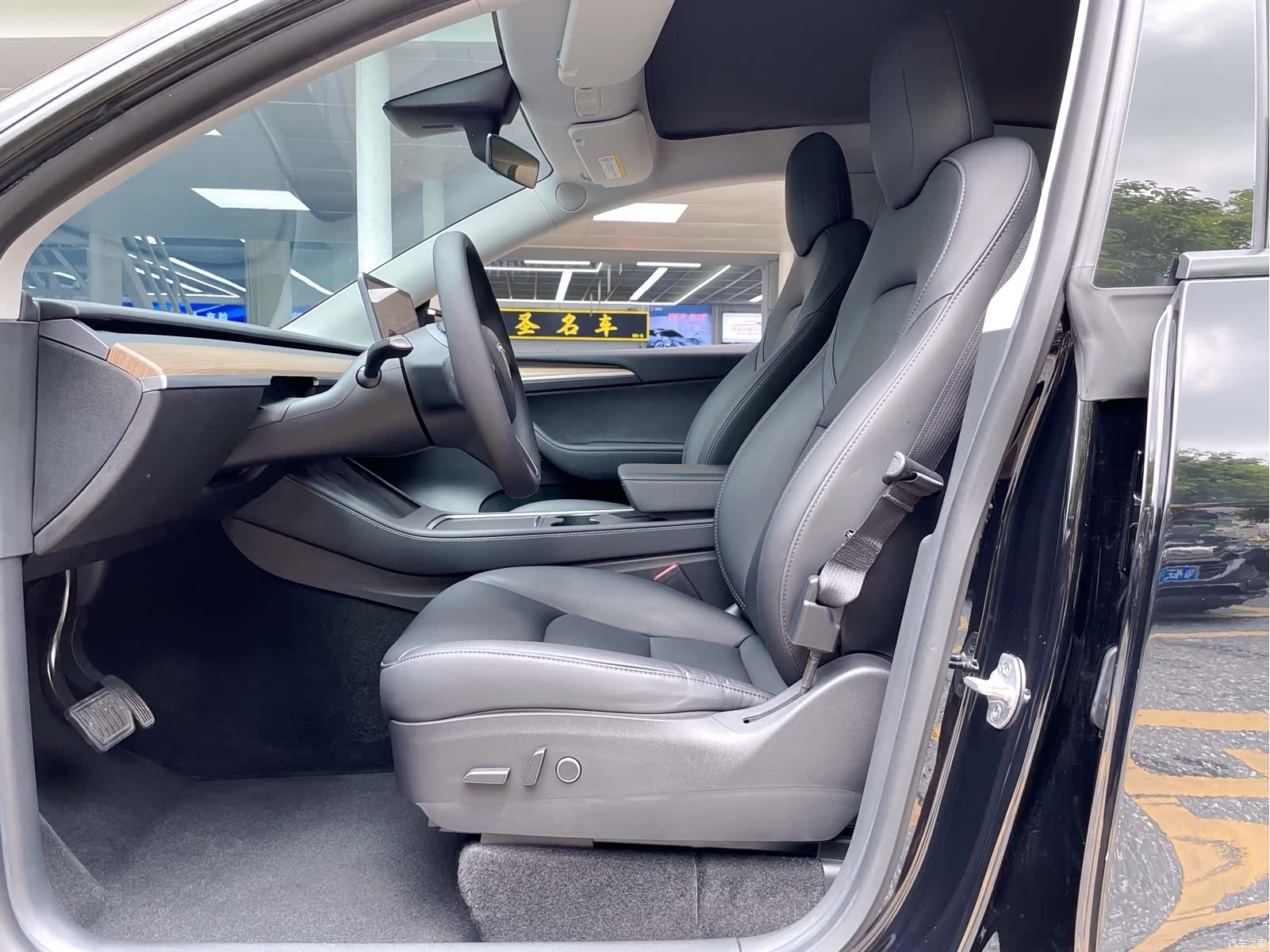 Tesla Model Y, 2022 12
