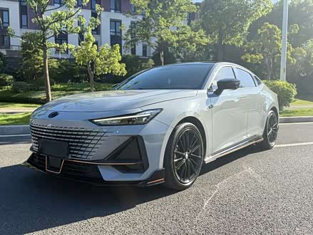 ���ݶ��ֳ���UNI-V 2022�� 1.5T �˶���