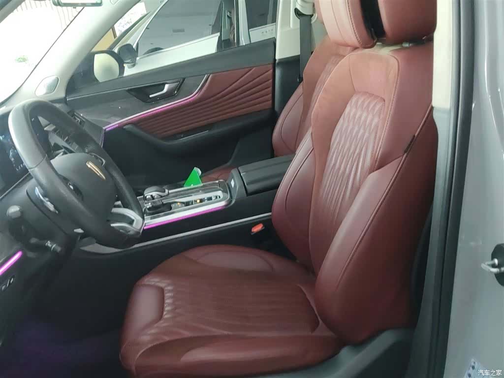Hongqi HS5, 2023 11