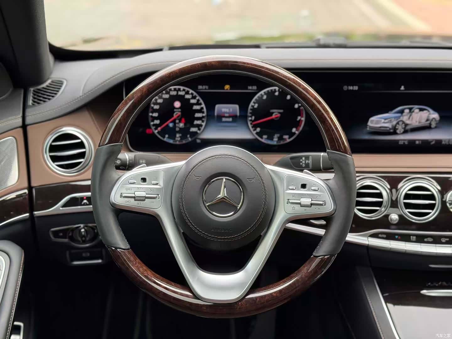Maybach S-Class, 2019 3