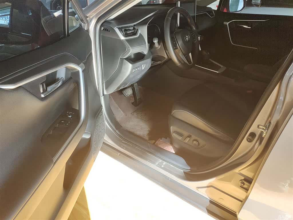 Toyota RAV4, 2023 15