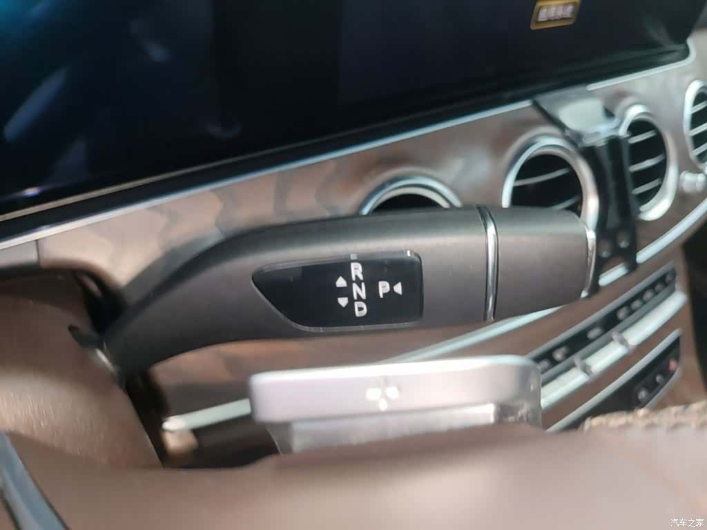Mercedes-Benz E-Class, 2022 14
