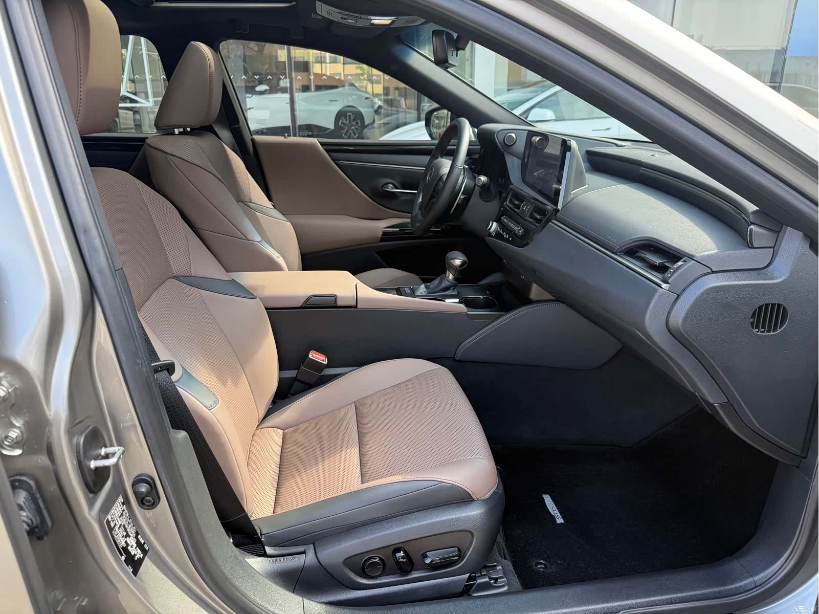 Lexus ES, 2024 6