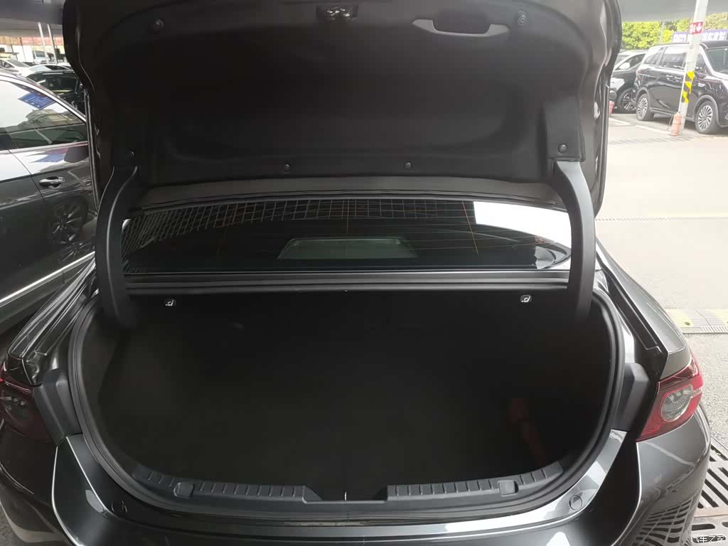 Mazda Mazda3, 2024 15