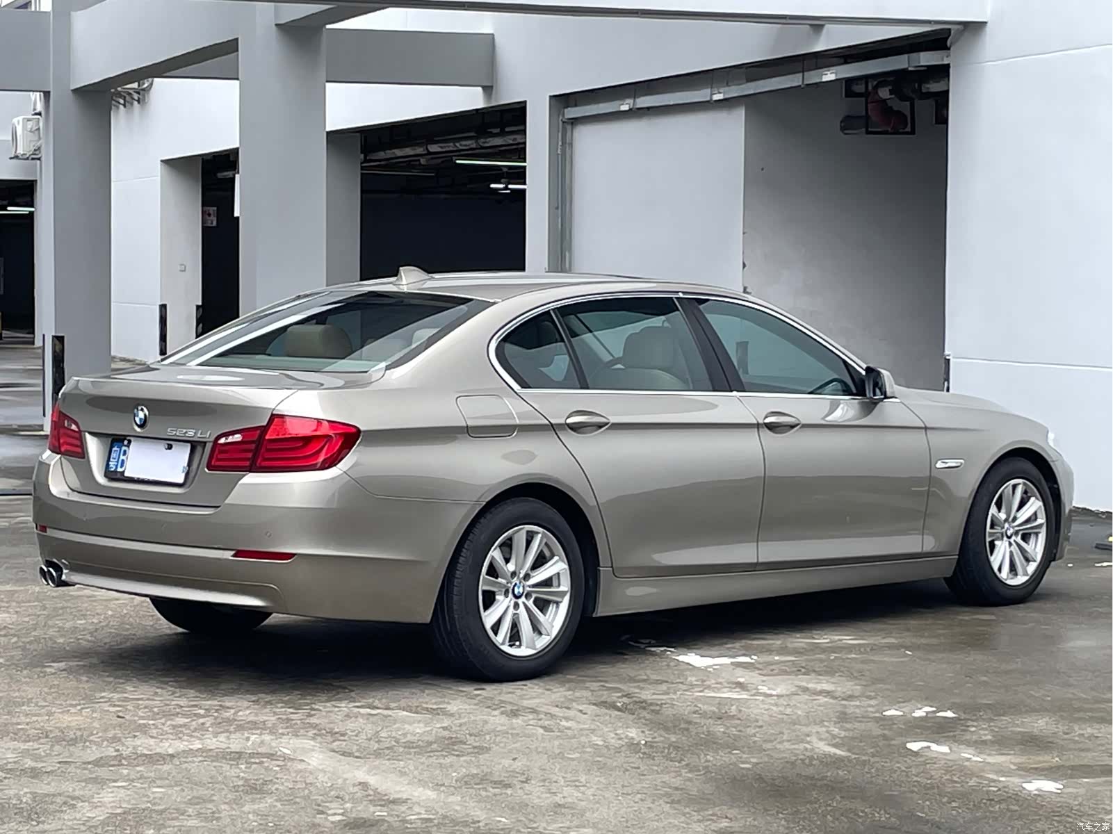BMW 5 Series, 2011 4