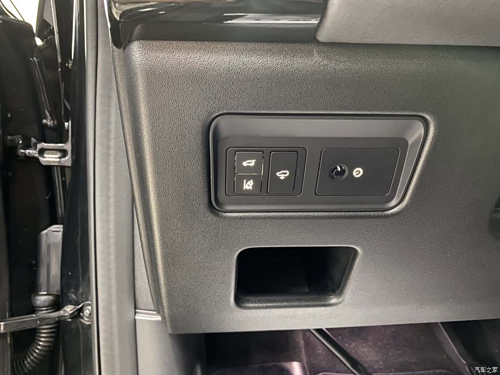 Land Rover Discovery, 2018 4