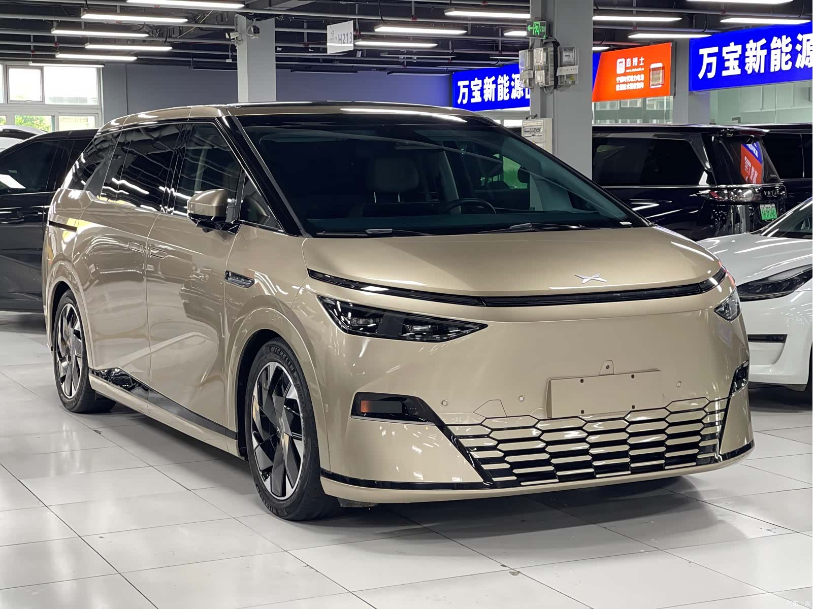 Xpeng X9, 2024 3