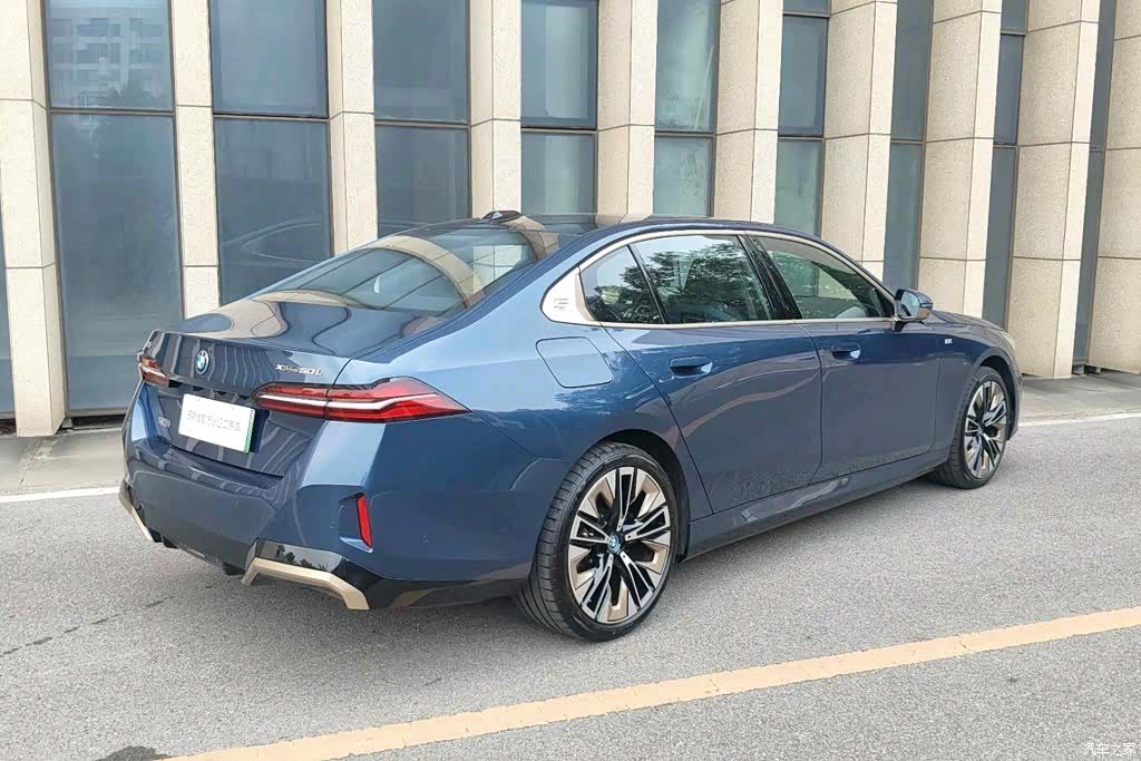 BMW i5, 2025 4