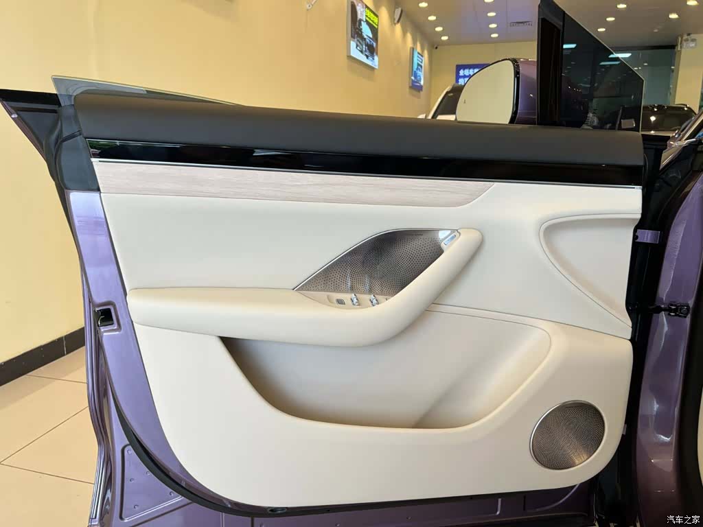 Luxeed R7, 2025 14