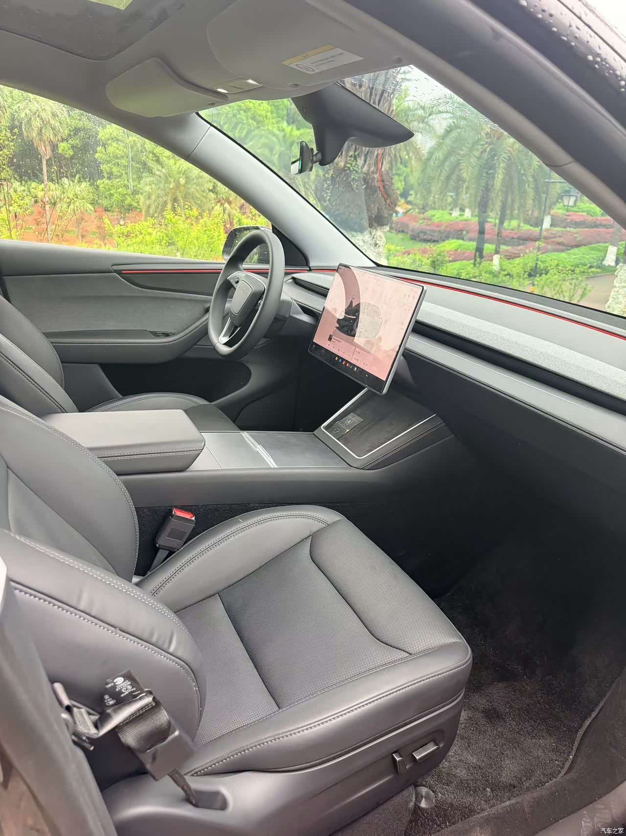 Tesla Model Y, 2025 все фото