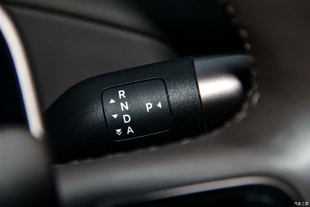 Li Auto MEGA, 2025 21