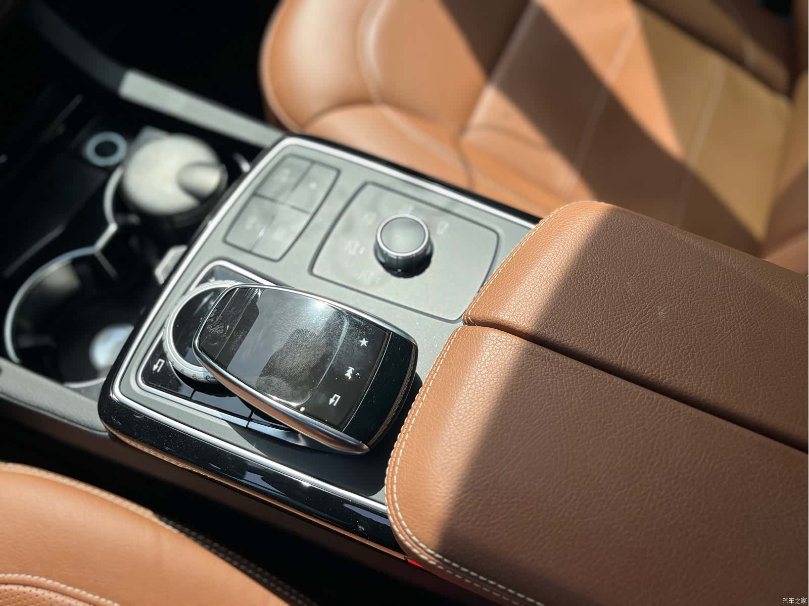 Mercedes-Benz GLS, 2018 12