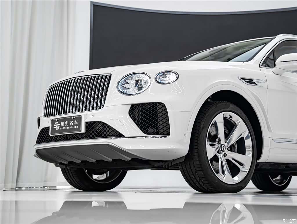Bentley Bentayga, 2023 18