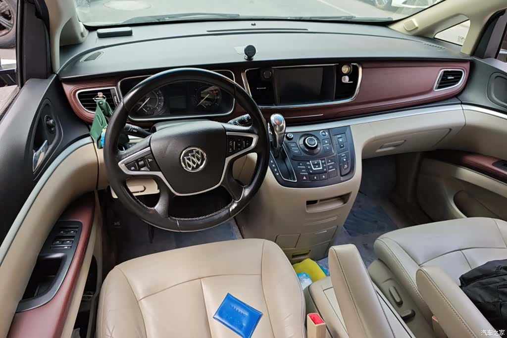 Buick GL8, 2017 12