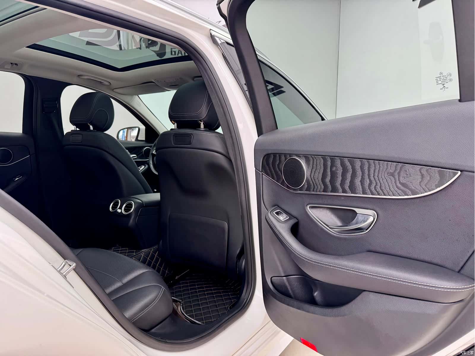 Mercedes-Benz C-Class, 2018 11