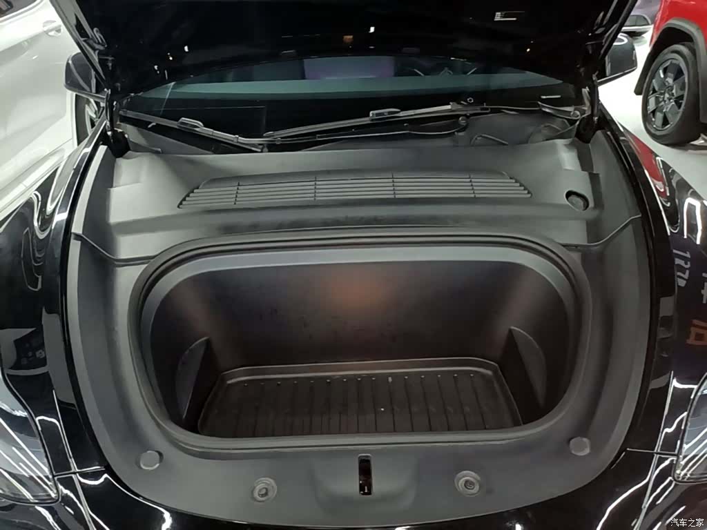 Tesla Model Y, 2023 20