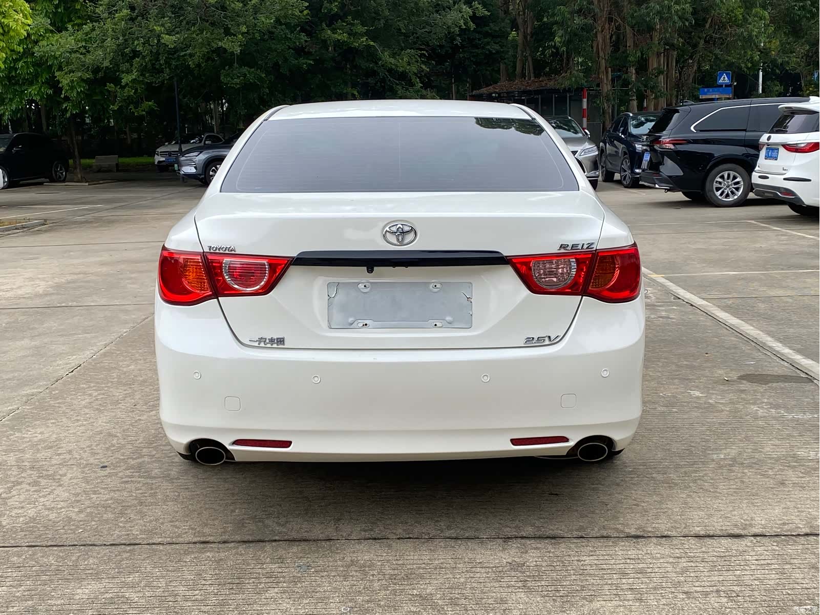 Toyota 2.5V, 2011 все фото