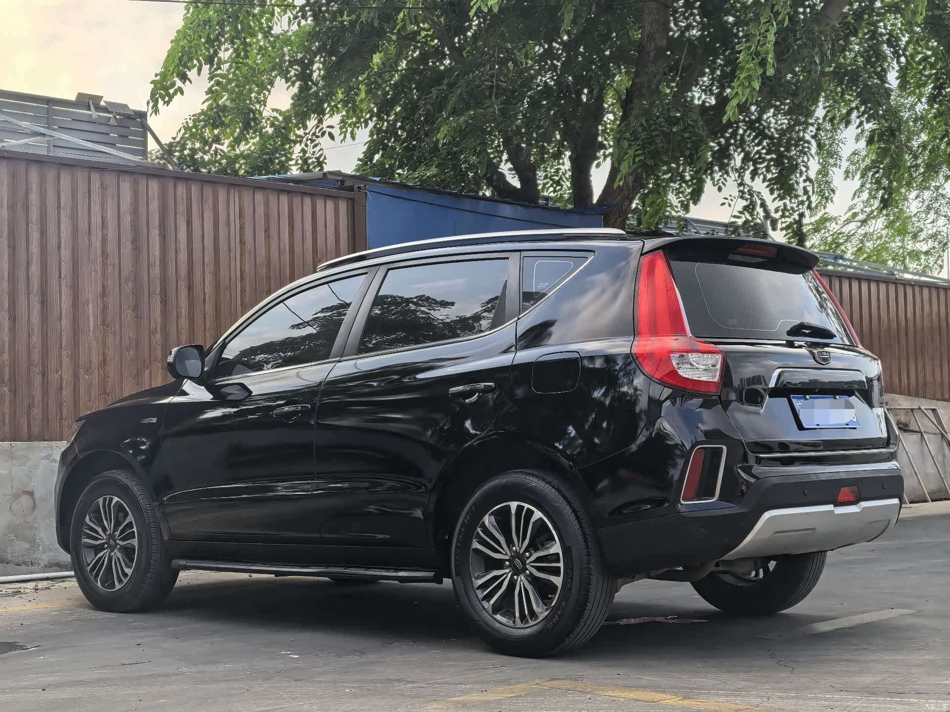 Geely X6, 2017 9