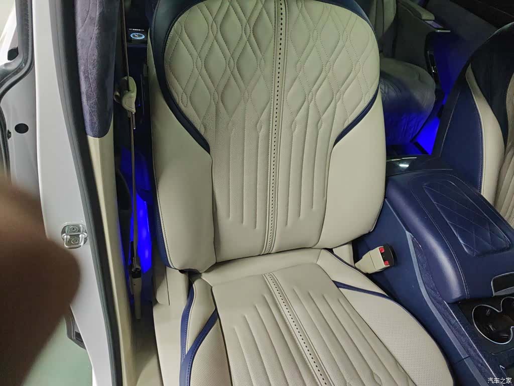 Buick GL8, 2021 3