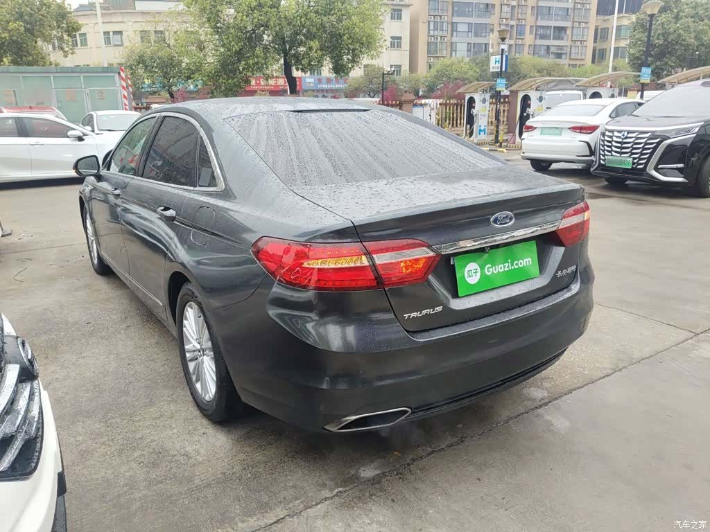 Ford Taurus, 2016 все фото
