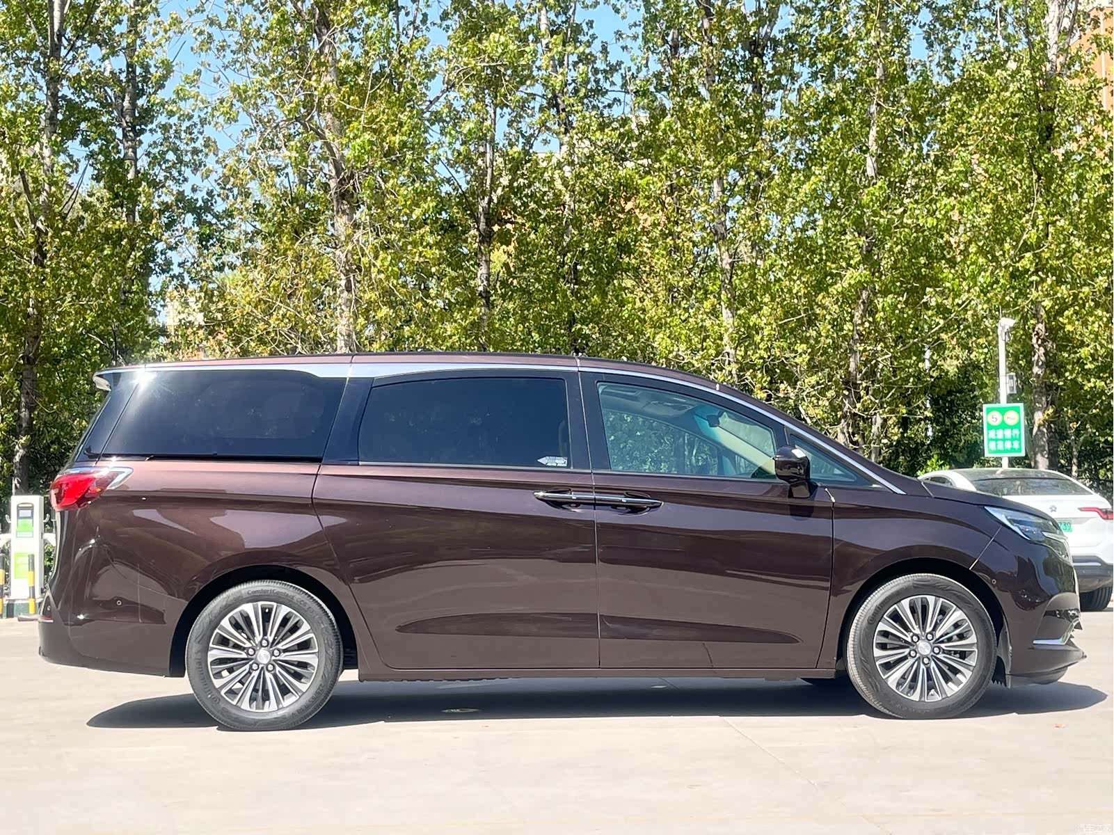 Buick GL8, 2021 4