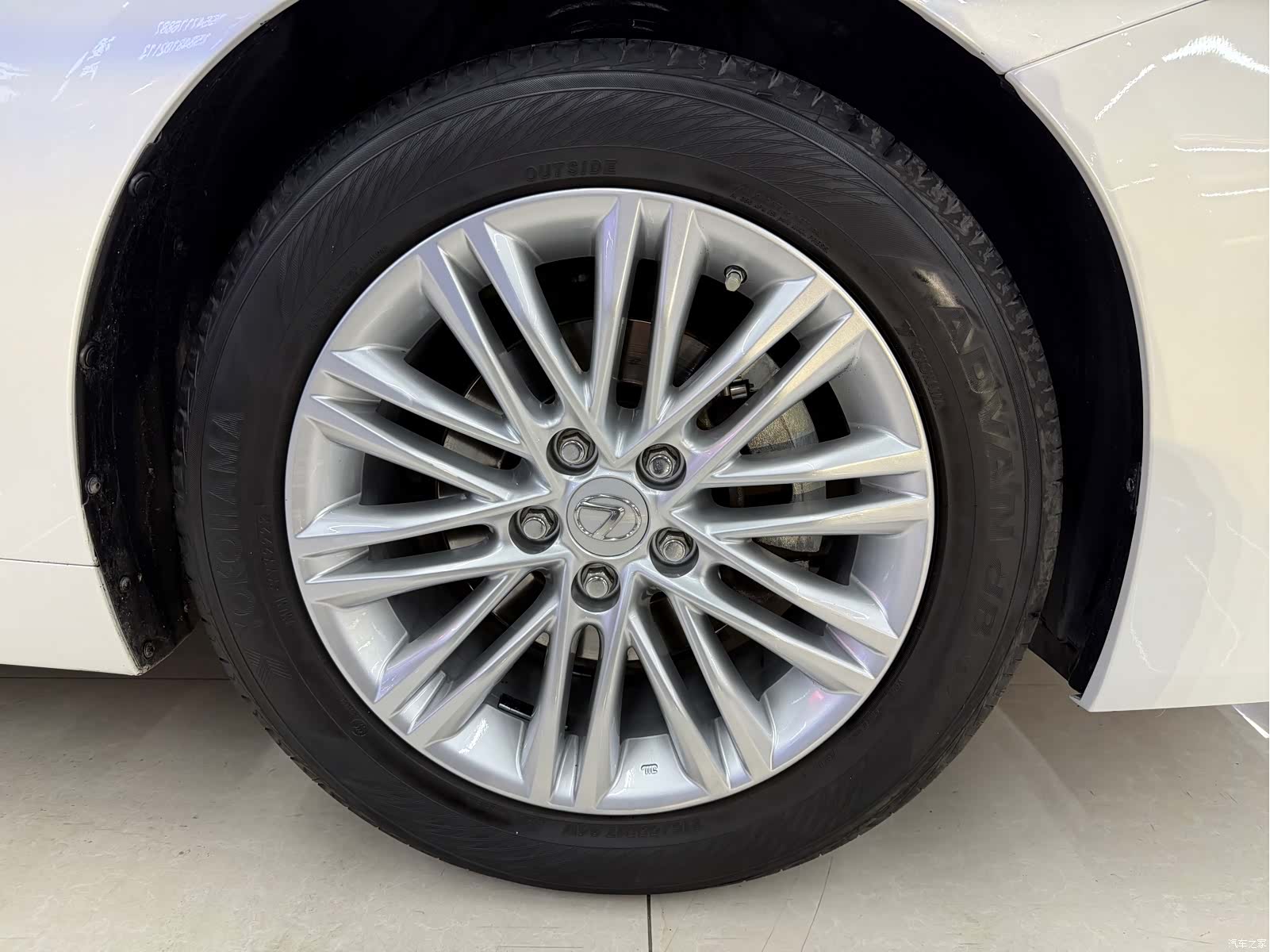 Lexus ES, 2016 17