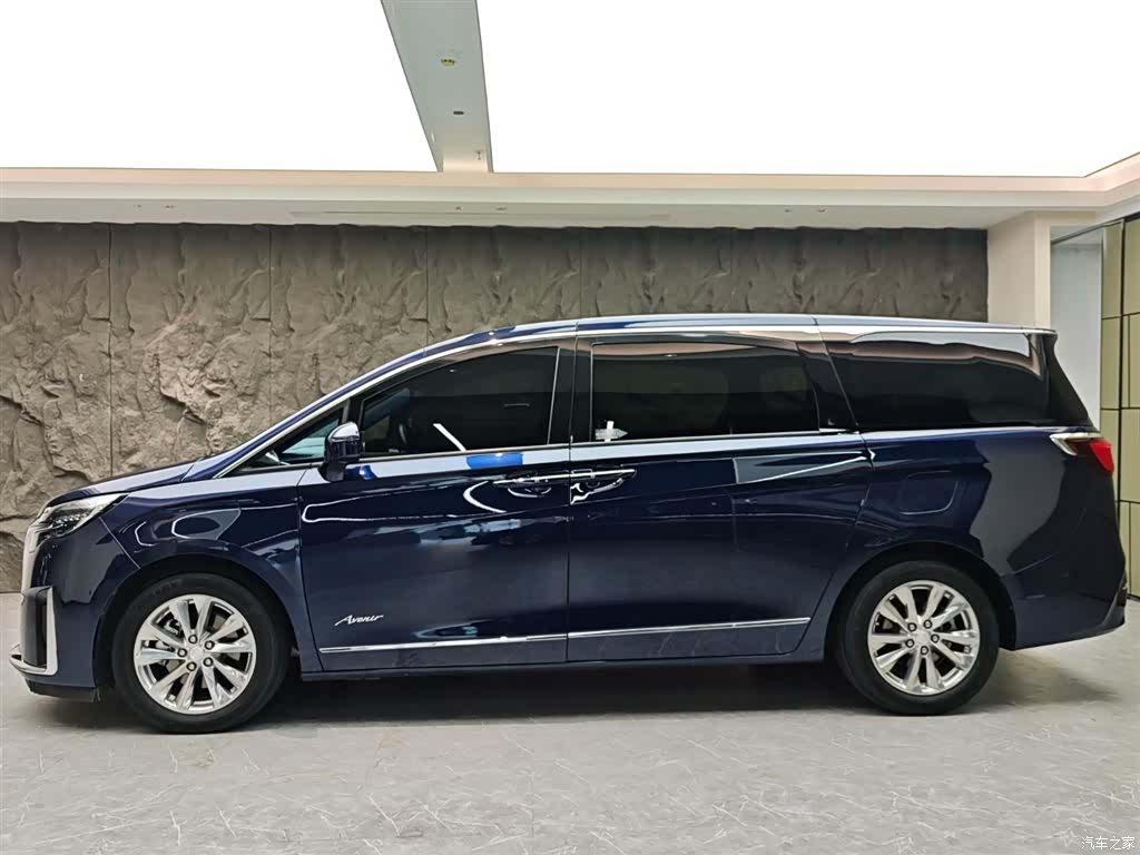 Buick GL8, 2023 3