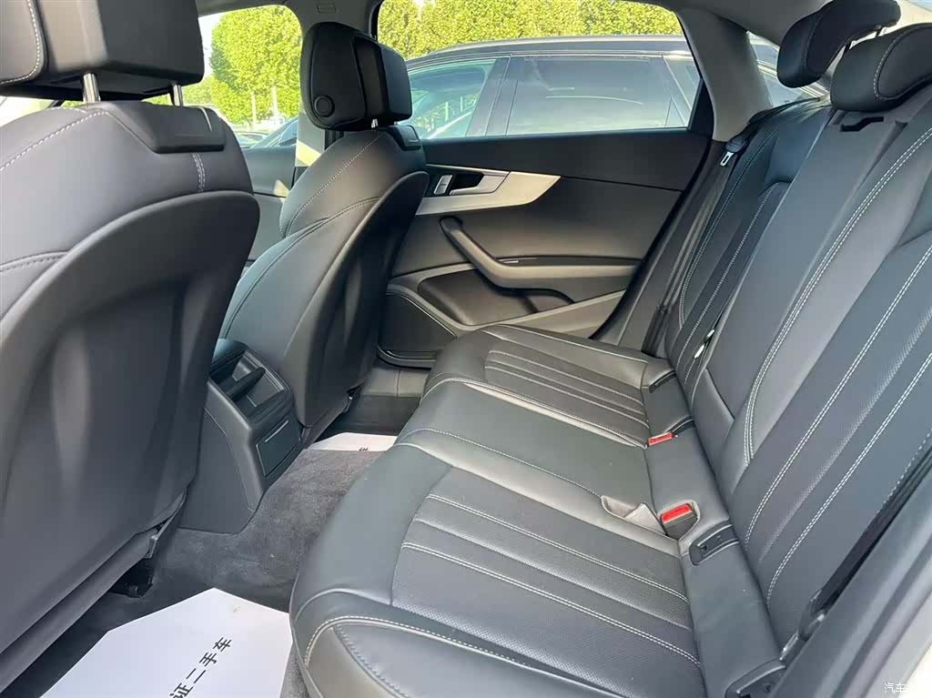 Audi A4L, 2024 9