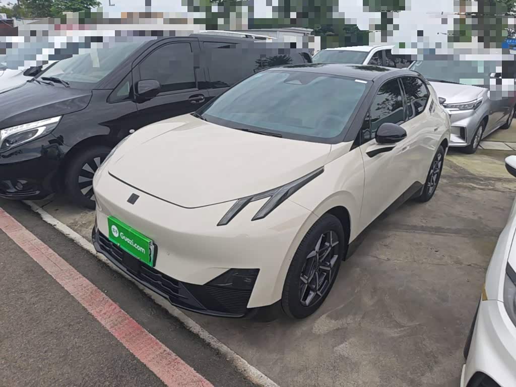 Lynk & Co Z20