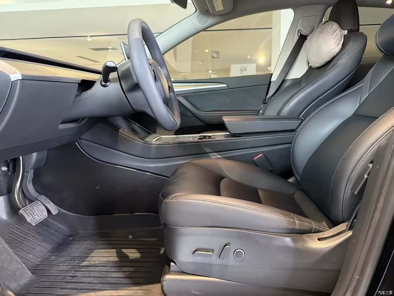 Tesla Model Y, 2023 все фото