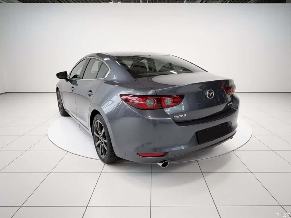 Mazda Mazda3, 2022 23