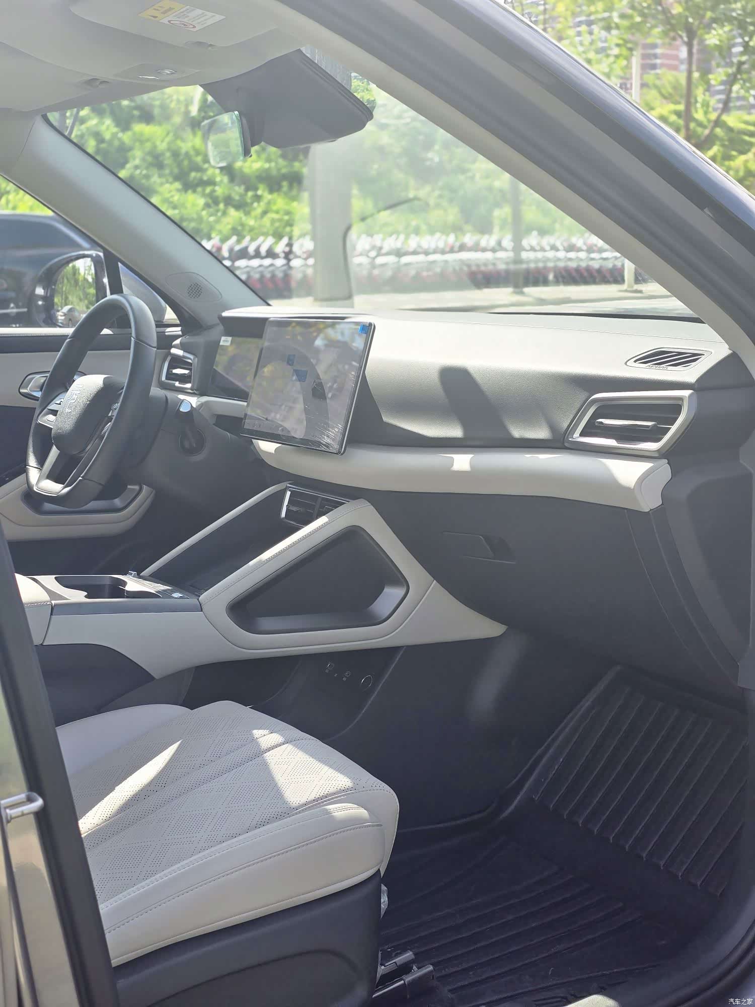 BYD Yuan, 2025 13