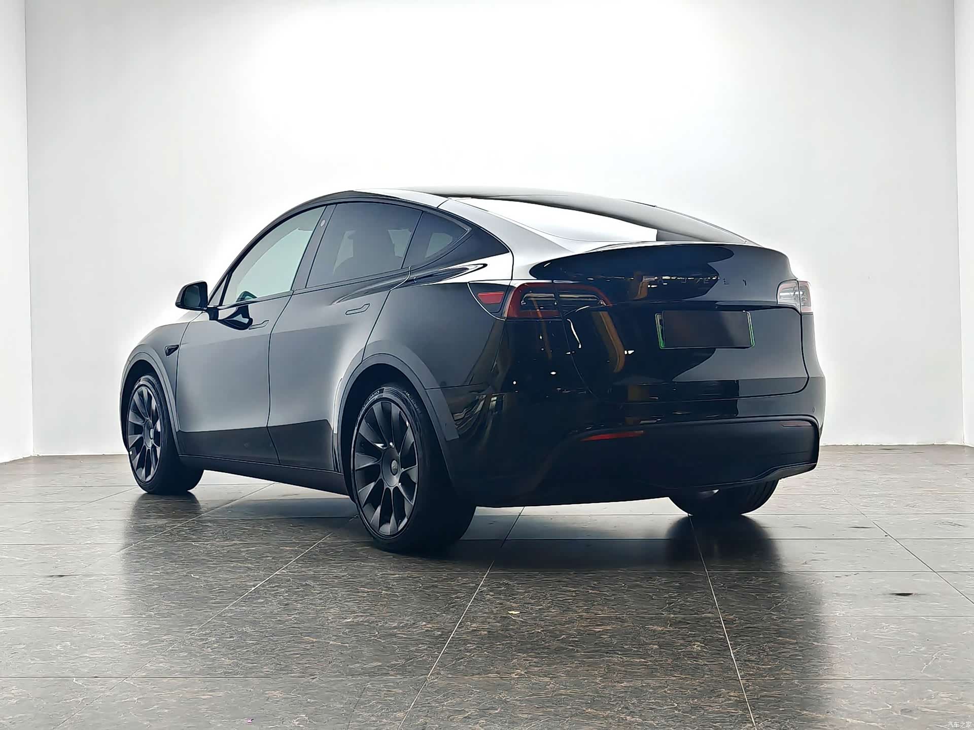 Tesla Model Y, 2023 4