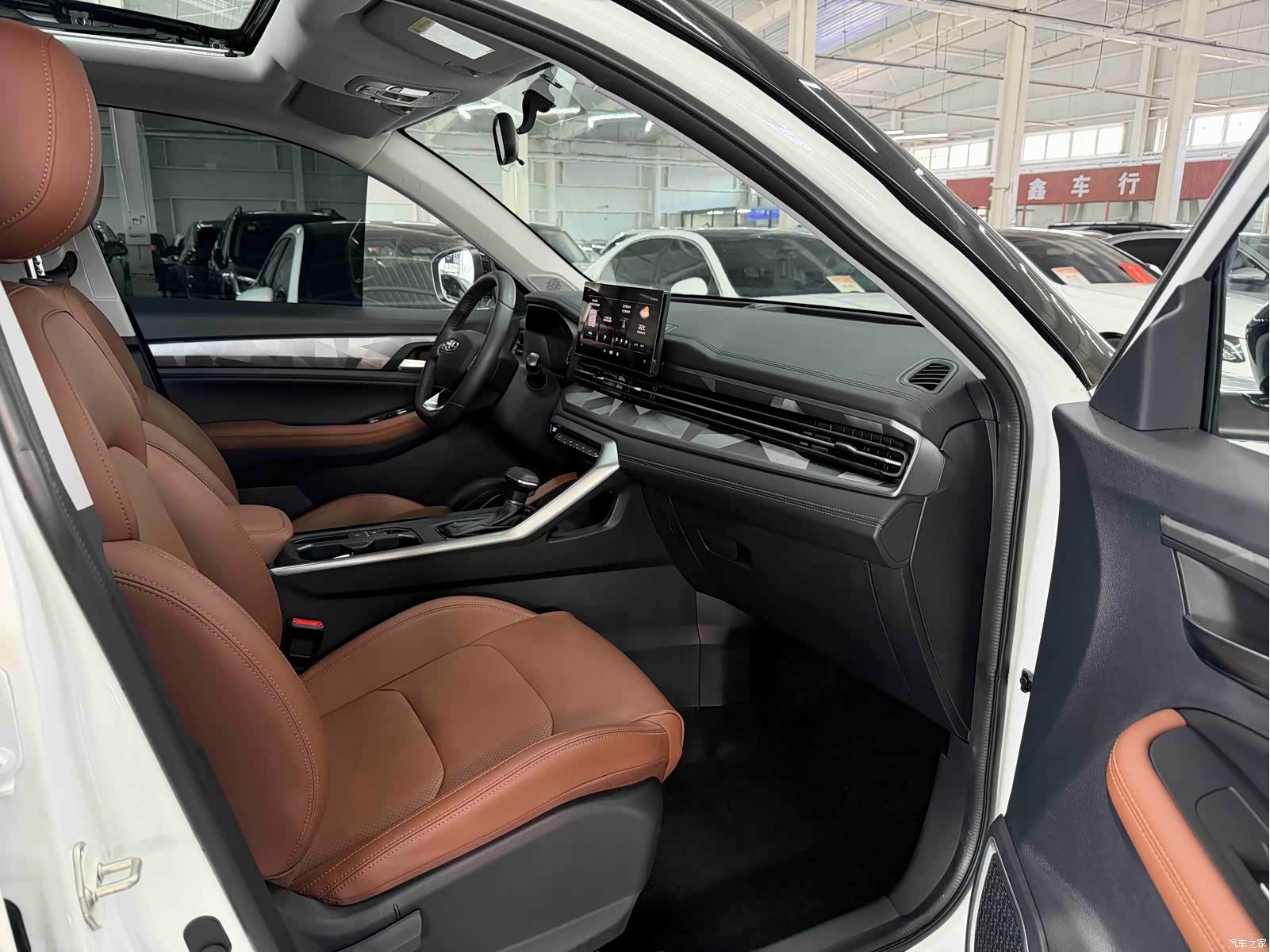 Geely X6, 2024 16