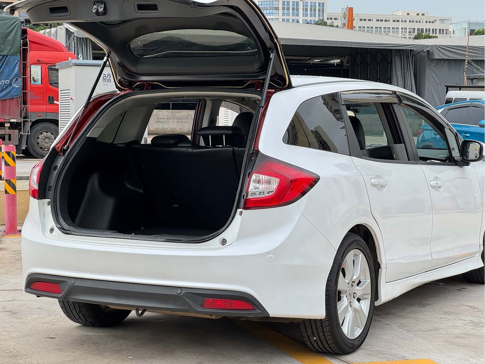 Honda Jade, 2016 18