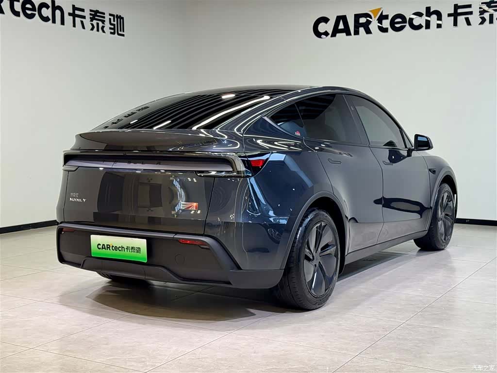 Tesla Model Y, 2025 4
