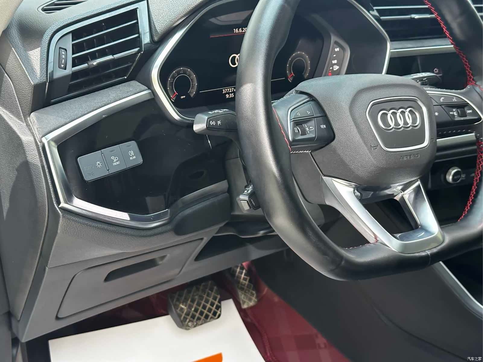 Audi Q3, 2022 11