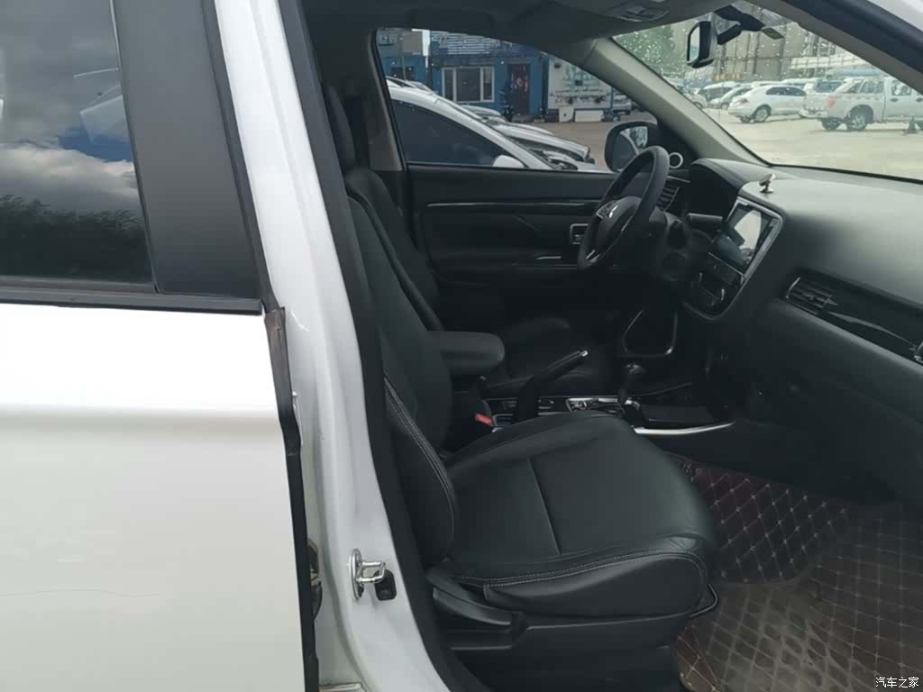 Mitsubishi Outlander, 2017 20