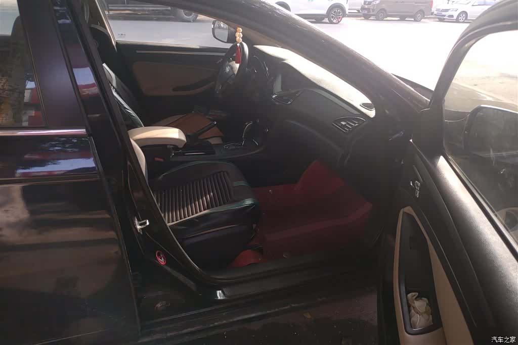 Bestune B70, 2014 8