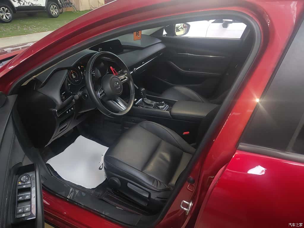Mazda Mazda3, 2023 11