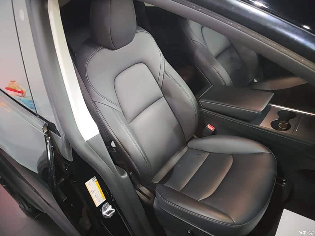 Tesla Model Y, 2022 25