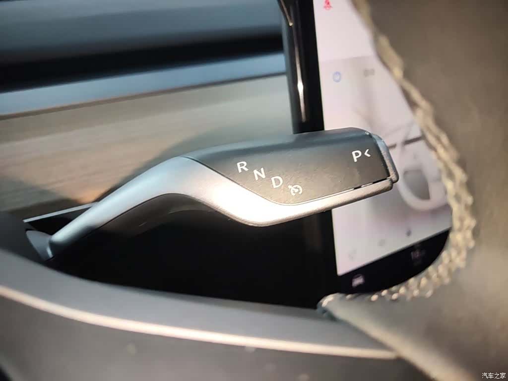 Tesla Model Y, 2022 14