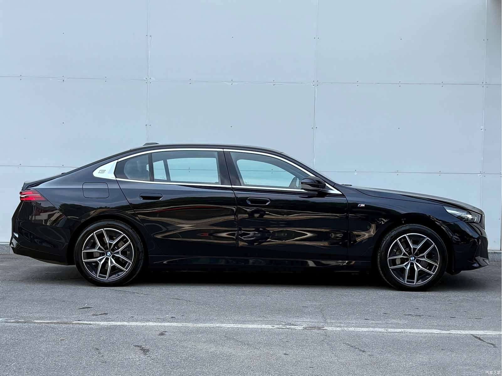 BMW i5, 2025 12