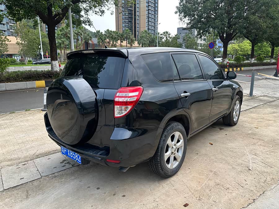 Toyota RAV4 2013, фото 4